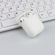 AirPods case clear